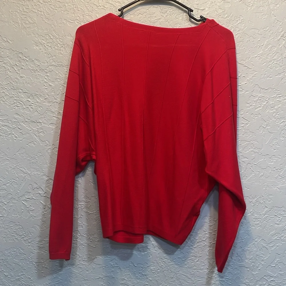 Red top - Picture 3 of 3
